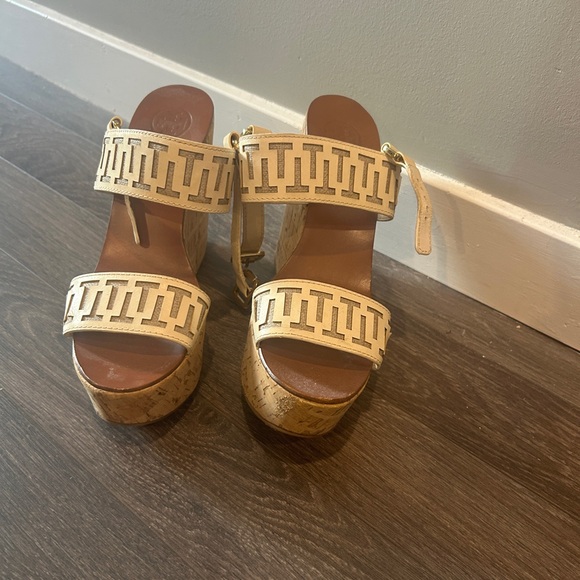 Tory Burch “T” Logo Cork Wedges Size 10 - Picture 2 of 6